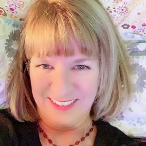 Meet your Posher, Leslie